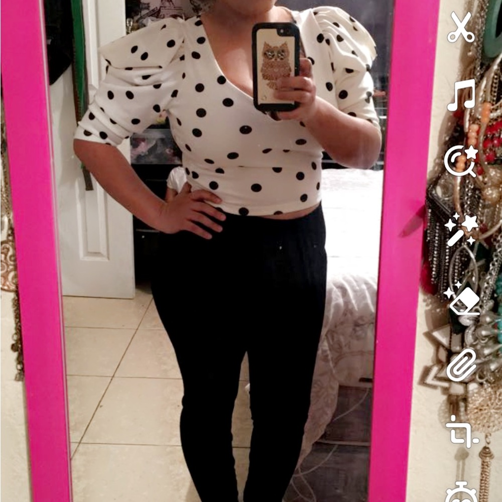 Polka dots crop top